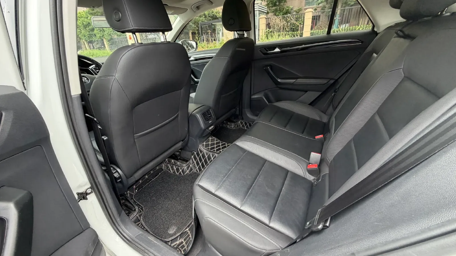 2020 Volkswagen T-Roc 1.4T 150HP L4 7DCT,autocango,china used car exporter,china ev exporter,chinese used car exporter,chinese used ev exporter