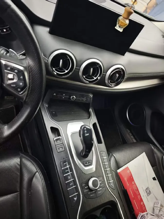2020 WEY VV6 2.0T 227HP L4 7DCT,autocango,china used car exporter,china ev exporter,chinese used car exporter,chinese used ev exporter