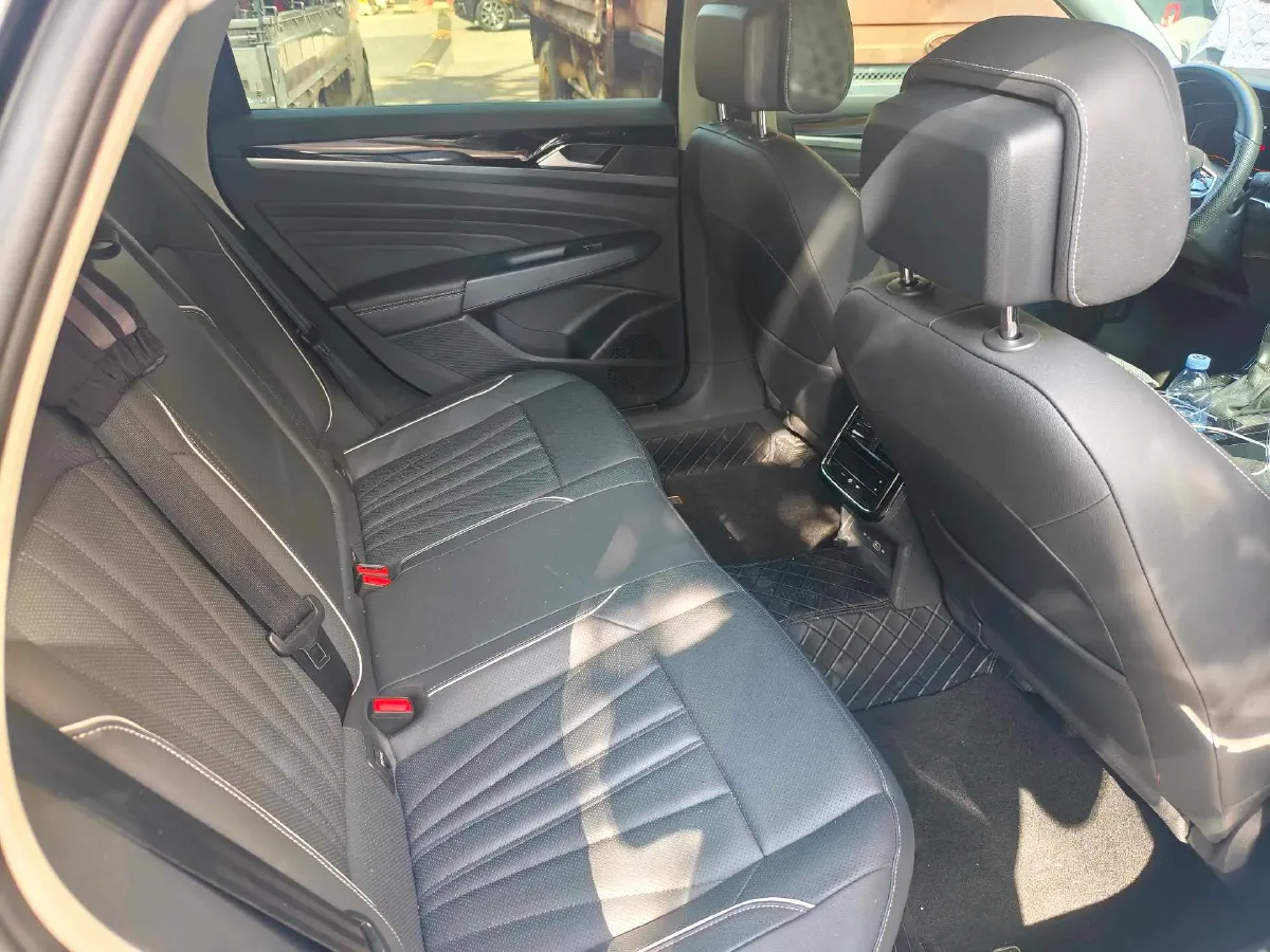 2024 Volkswagen Passat 2.0T 220HP L4 7DCT,autocango,china used car exporter,china ev exporter,chinese used car exporter,chinese used ev exporter