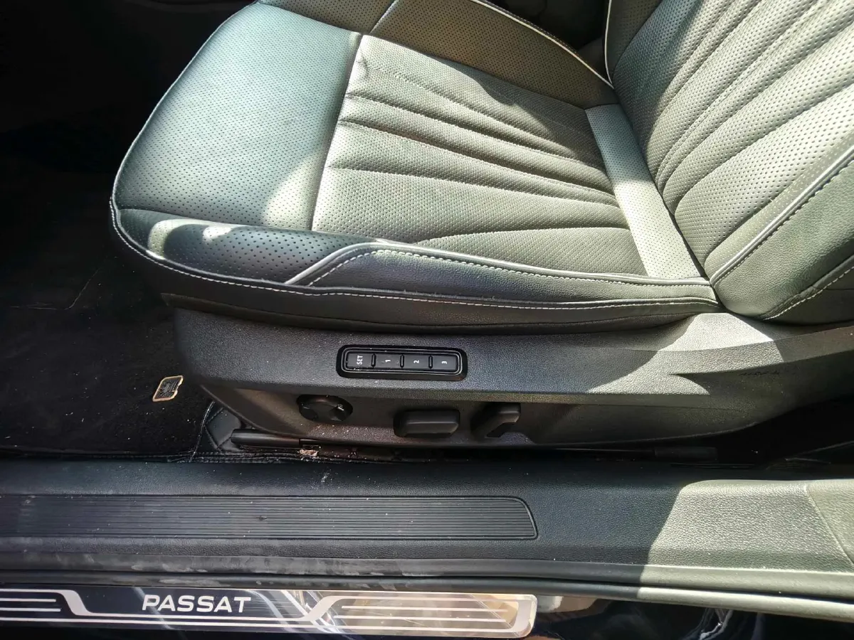 2024 Volkswagen Passat 2.0T 220HP L4 7DCT,autocango,china used car exporter,china ev exporter,chinese used car exporter,chinese used ev exporter