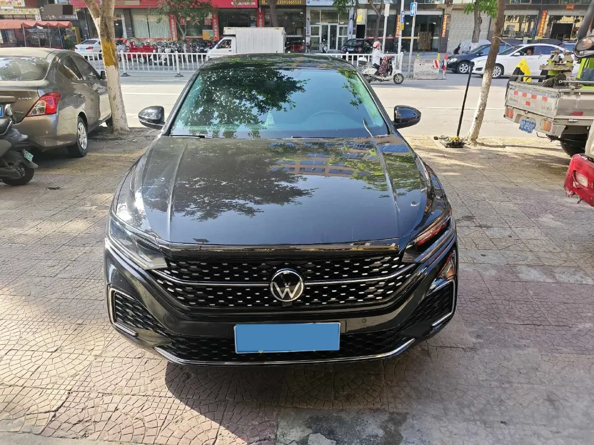 2024 Volkswagen Passat 2.0T 220HP L4 7DCT,autocango,china used car exporter,china ev exporter,chinese used car exporter,chinese used ev exporter