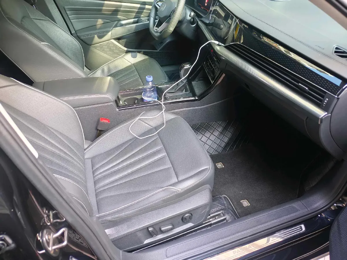 2024 Volkswagen Passat 2.0T 220HP L4 7DCT,autocango,china used car exporter,china ev exporter,chinese used car exporter,chinese used ev exporter