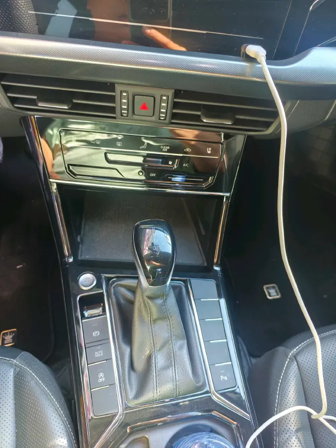 2024 Volkswagen Passat 2.0T 220HP L4 7DCT,autocango,china used car exporter,china ev exporter,chinese used car exporter,chinese used ev exporter