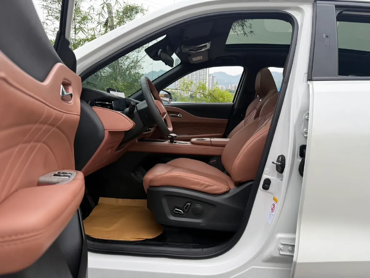 2024 ChangAn UNI-Z 1.5L 98HP L4 E-CVT PHEV 18.4KWH,autocango,china used car exporter,china ev exporter,chinese used car exporter,chinese used ev exporter