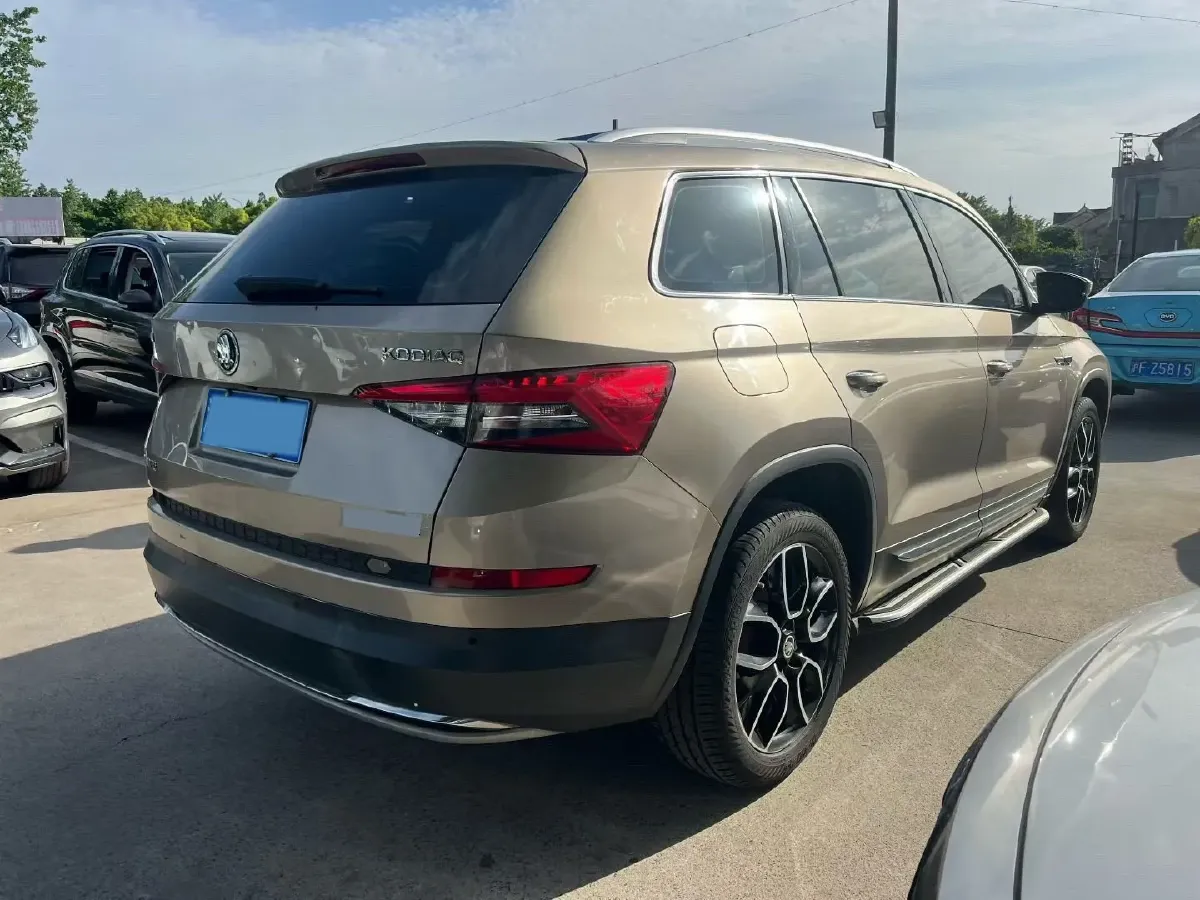 2018 Skoda Kodiak 2.0T 186HP L4 7DCT,autocango,china used car exporter,china ev exporter,chinese used car exporter,chinese used ev exporter