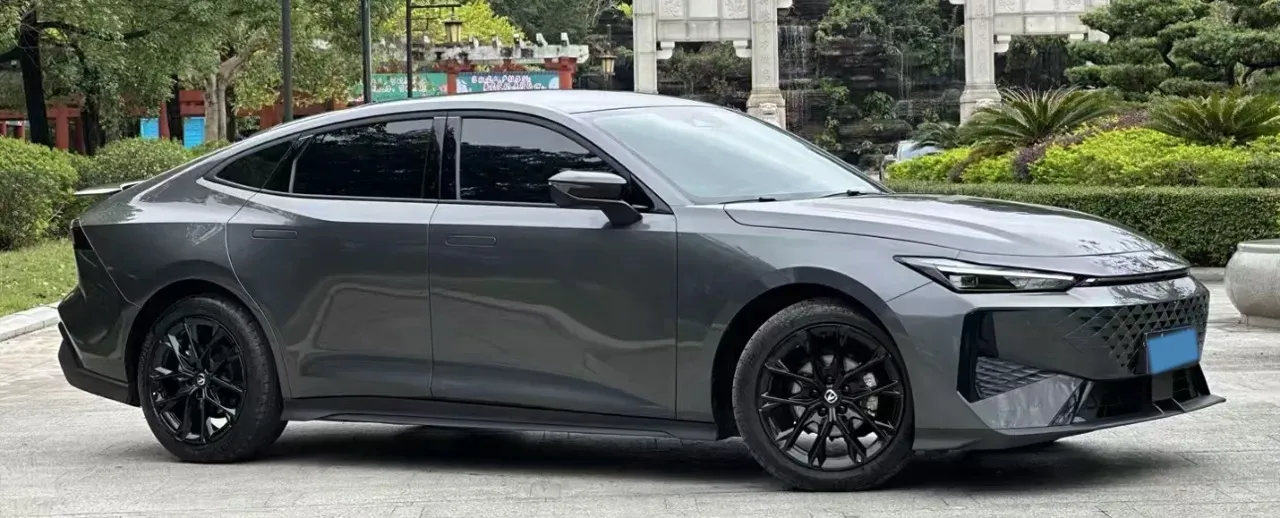 2024 ChangAn UNI-V 1.5T 188HP L4 7DCT,autocango,china used car exporter,china ev exporter,chinese used car exporter,chinese used ev exporter
