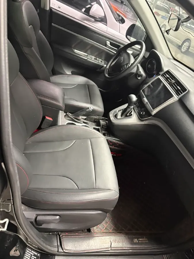 2019 Haval M6 1.5T 150HP L4 7DCT,autocango,china used car exporter,china ev exporter,chinese used car exporter,chinese used ev exporter