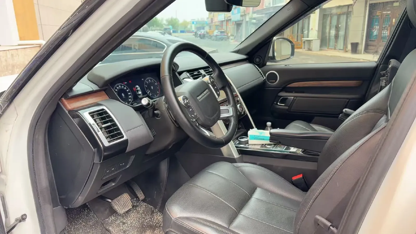2018 Land Rover Discovery 3.0T 340HP V6 8AT,autocango,china used car exporter,china ev exporter,chinese used car exporter,chinese used ev exporter