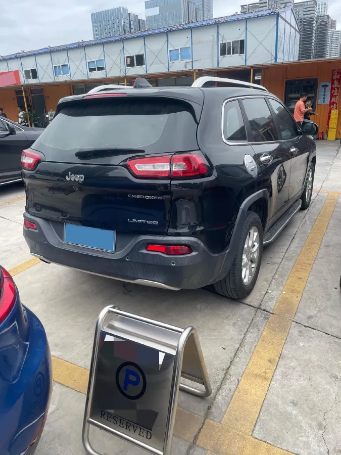 2017 Jeep Cherokee 2.0L 155HP L4 9AT,autocango,china used car exporter,china ev exporter,chinese used car exporter,chinese used ev exporter