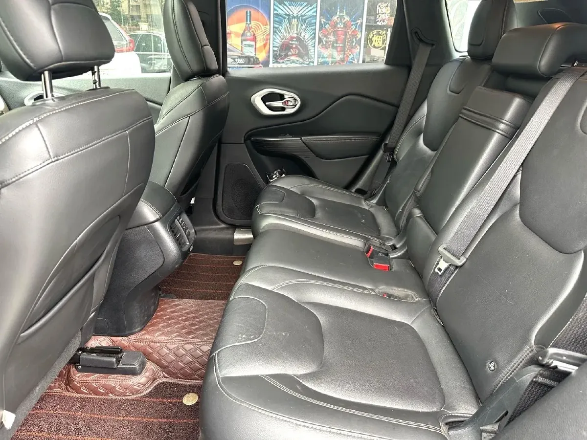 2017 Jeep Cherokee 2.0L 155HP L4 9AT,autocango,china used car exporter,china ev exporter,chinese used car exporter,chinese used ev exporter