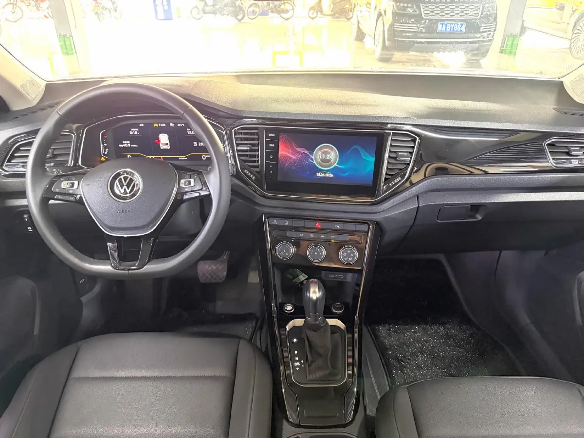 2022 Volkswagen T-Roc 1.4T 150HP L4 7DCT,autocango,china used car exporter,china ev exporter,chinese used car exporter,chinese used ev exporter