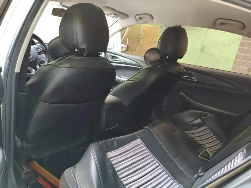 2020 Roewe i5 1.5L 120HP L4 5MT,autocango,china used car exporter,china ev exporter,chinese used car exporter,chinese used ev exporter