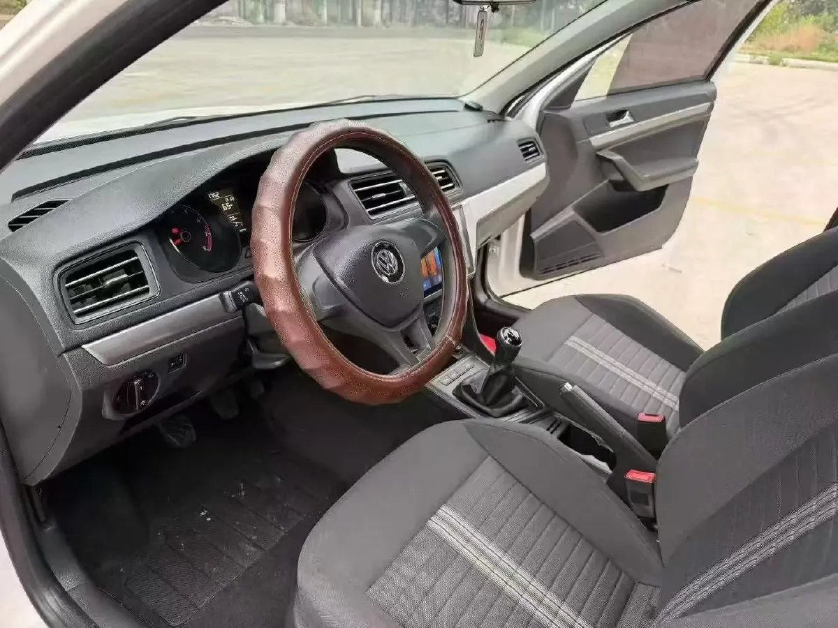 2019 Volkswagen Polo 1.5L 113HP L4 5MT,autocango,china used car exporter,china ev exporter,chinese used car exporter,chinese used ev exporter