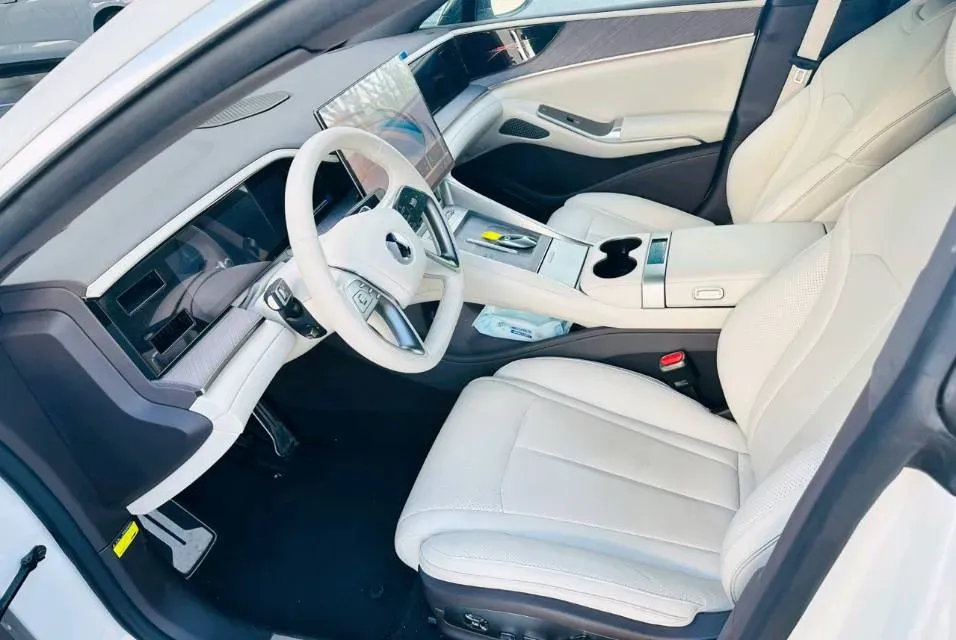 2024 Denza DenzaZ9 2.0T 207HP L4 E-CVT PHEV 38.5KWH,autocango,china used car exporter,china ev exporter,chinese used car exporter,chinese used ev exporter