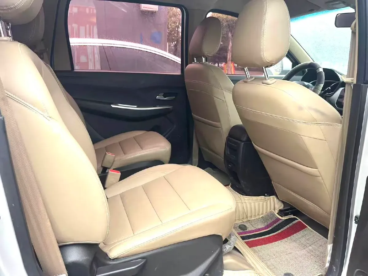 2018 WuLing HongGuang 1.5L 105HP L4 5MT,autocango,china used car exporter,china ev exporter,chinese used car exporter,chinese used ev exporter