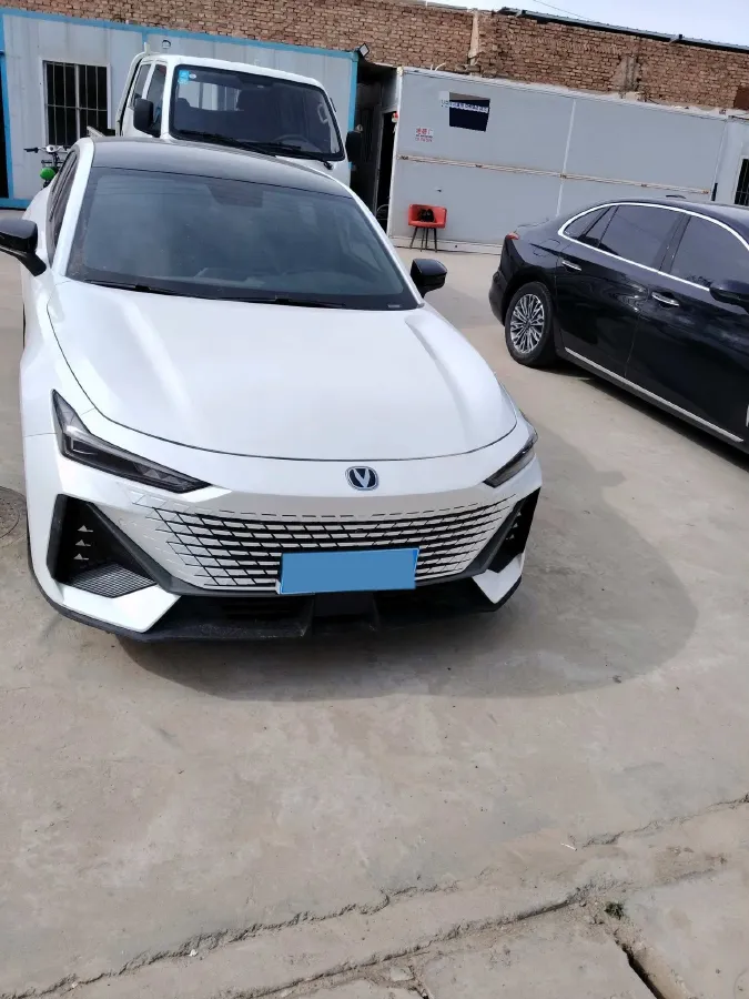 2023 ChangAn UNI-V 1.5T 188HP L4 7DCT,autocango,china used car exporter,china ev exporter,chinese used car exporter,chinese used ev exporter