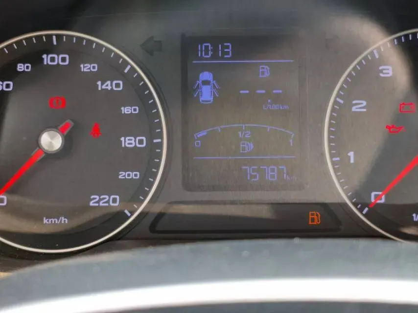 2020 Roewe RX3 1.6L 125HP L4 5MT,autocango,china used car exporter,china ev exporter,chinese used car exporter,chinese used ev exporter