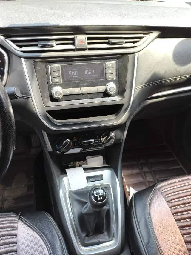2020 Roewe RX3 1.6L 125HP L4 5MT,autocango,china used car exporter,china ev exporter,chinese used car exporter,chinese used ev exporter