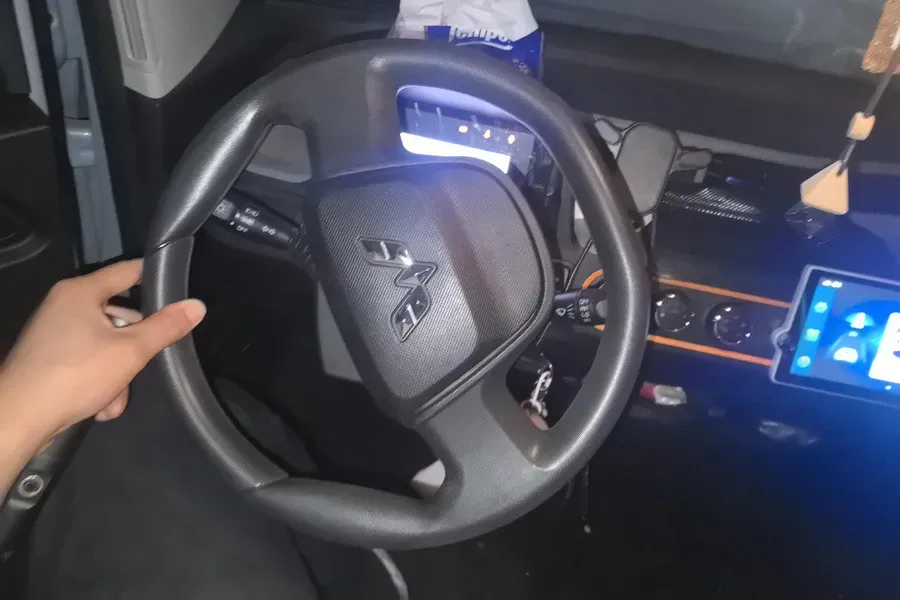2020 WuLing HongGuang MINI EV BEV 9KWH,autocango,china used car exporter,china ev exporter,chinese used car exporter,chinese used ev exporter