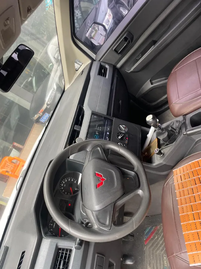 2020 WuLing HongGuang Plus 1.5L 99HP L4 6MT,autocango,china used car exporter,china ev exporter,chinese used car exporter,chinese used ev exporter