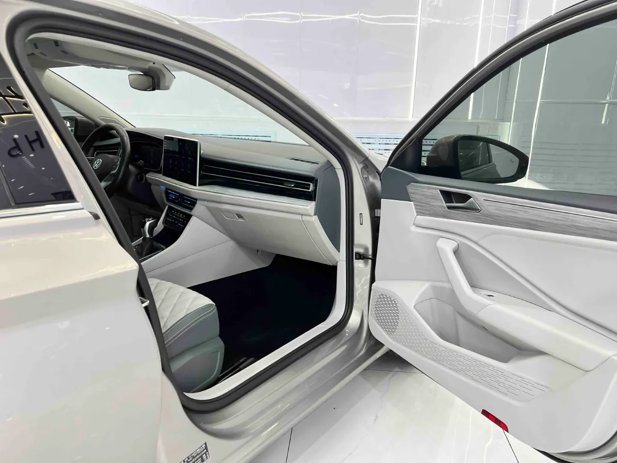 2023 Volkswagen Sagitar 1.4T 150HP L4 7DCT,autocango,china used car exporter,china ev exporter,chinese used car exporter,chinese used ev exporter