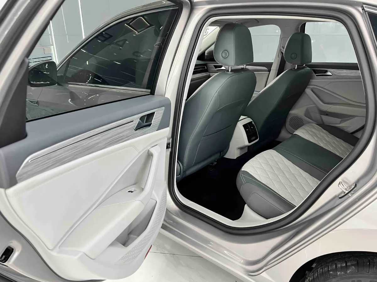 2023 Volkswagen Sagitar 1.4T 150HP L4 7DCT,autocango,china used car exporter,china ev exporter,chinese used car exporter,chinese used ev exporter