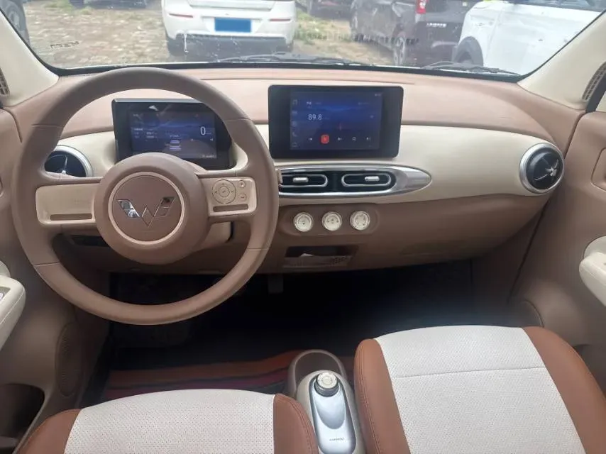 2025 WuLing HongGuang MINI EV BEV 16.2KWH,autocango,china used car exporter,china ev exporter,chinese used car exporter,chinese used ev exporter