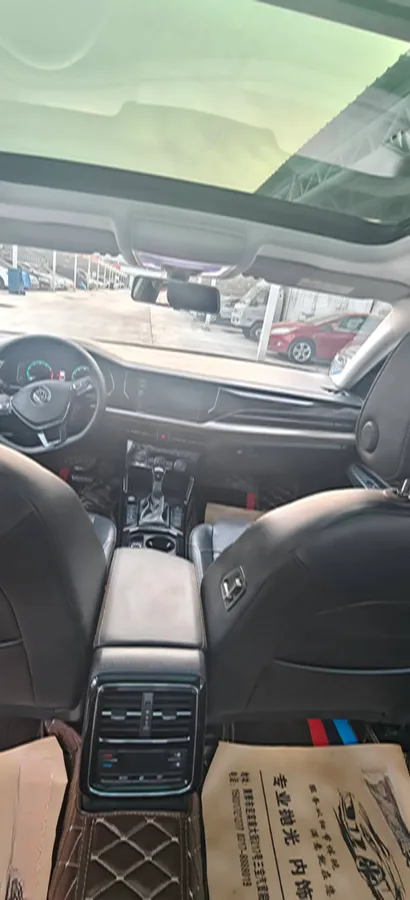 2019 Volkswagen Passat 2.0T 220HP L4 7DCT,autocango,china used car exporter,china ev exporter,chinese used car exporter,chinese used ev exporter