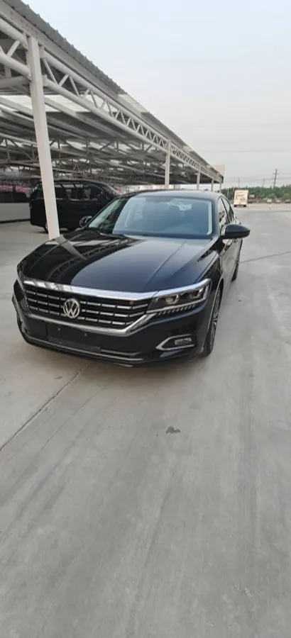 2019 Volkswagen Passat 2.0T 220HP L4 7DCT,autocango,china used car exporter,china ev exporter,chinese used car exporter,chinese used ev exporter