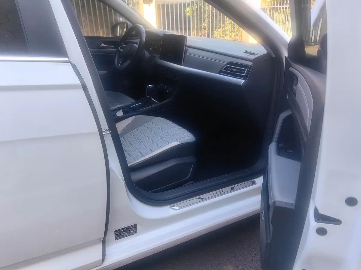 2023 Volkswagen Lavida 1.4T 150HP L4 7DCT,autocango,china used car exporter,china ev exporter,chinese used car exporter,chinese used ev exporter