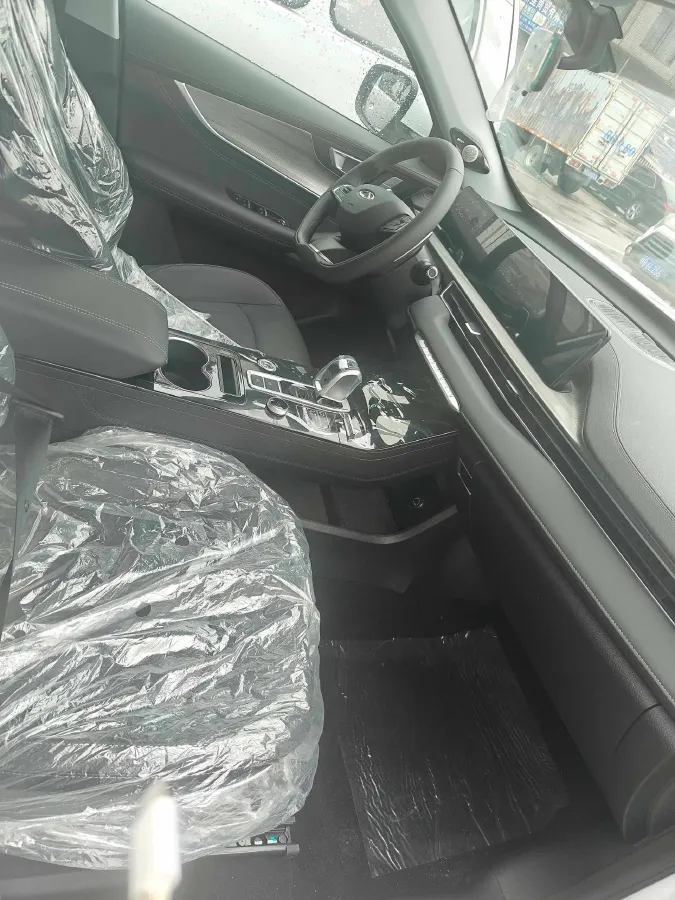 2023 Chery Tiggo 8 Plus 1.6T 197HP L4 7DCT,autocango,china used car exporter,china ev exporter,chinese used car exporter,chinese used ev exporter