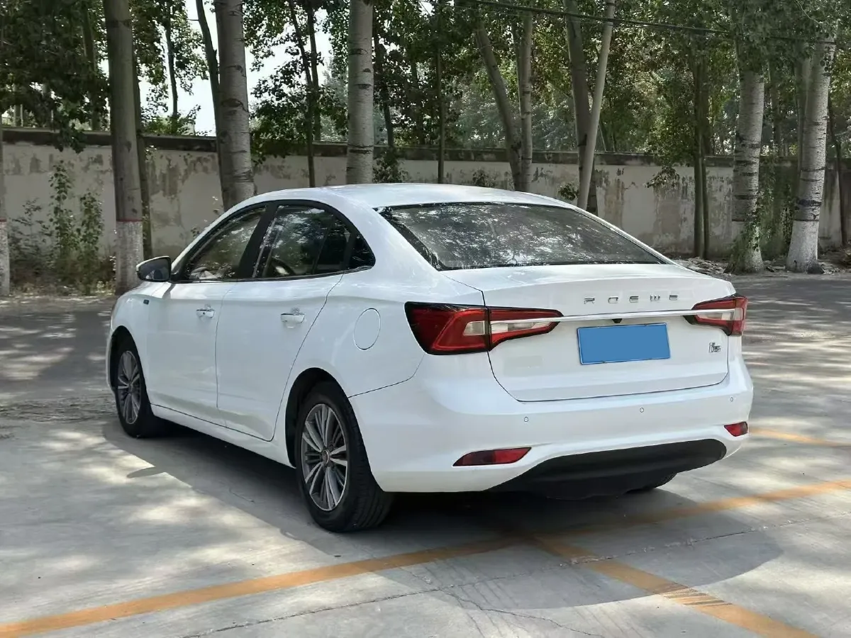 2019 Roewe i5 1.5L 120HP L4 5MT,autocango,china used car exporter,china ev exporter,chinese used car exporter,chinese used ev exporter