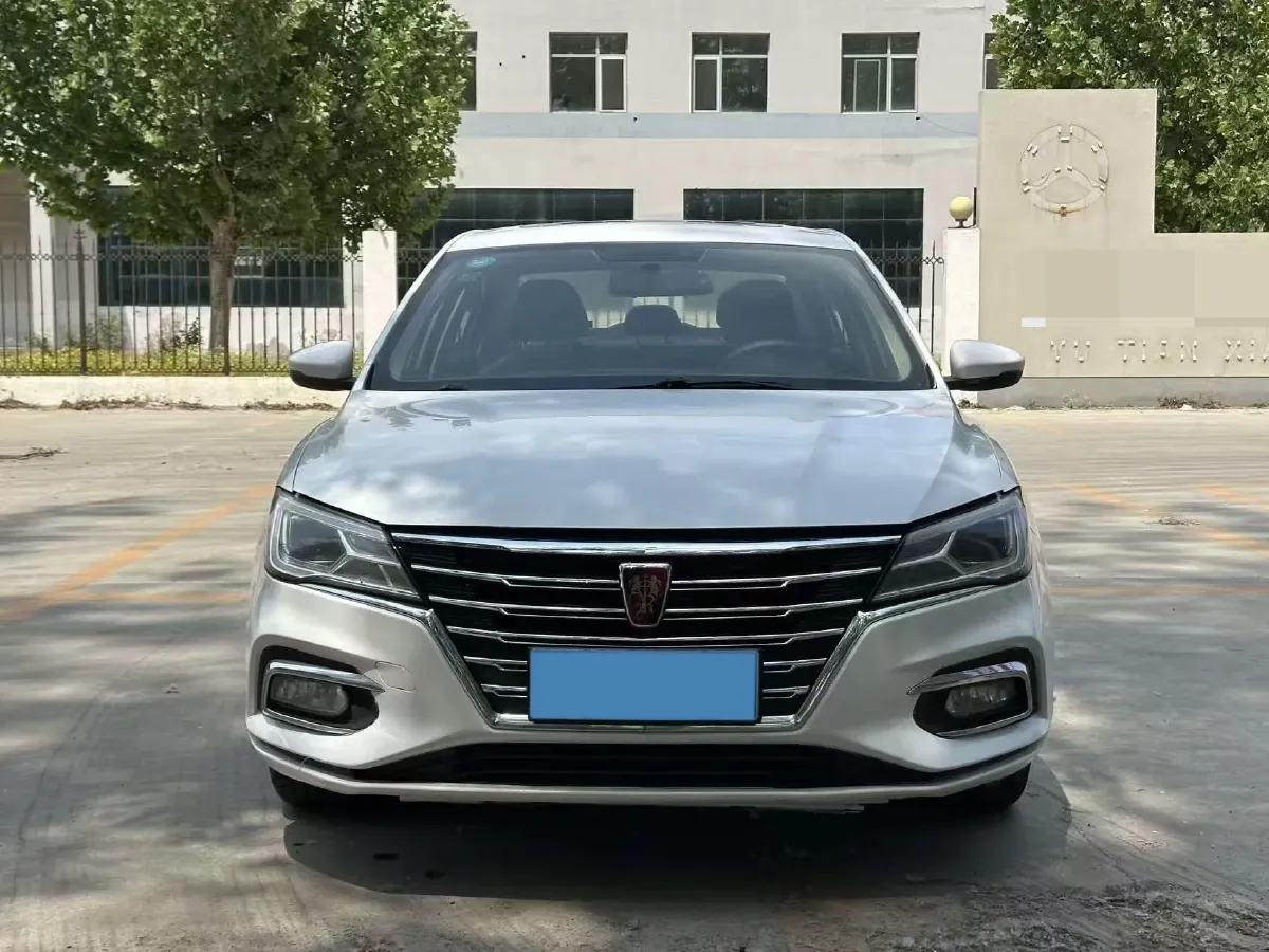 2019 Roewe i5 1.5L 120HP L4 5MT,autocango,china used car exporter,china ev exporter,chinese used car exporter,chinese used ev exporter