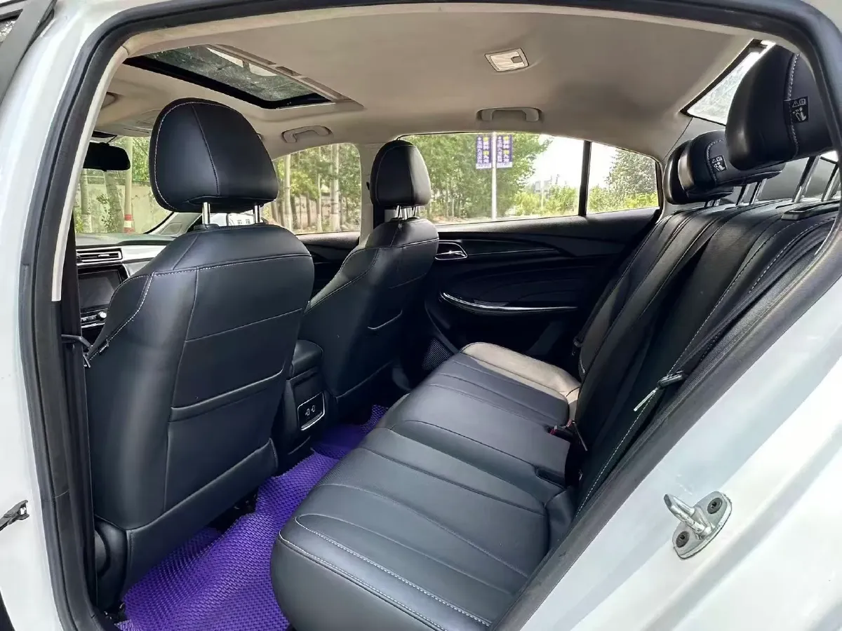 2019 Roewe i5 1.5L 120HP L4 5MT,autocango,china used car exporter,china ev exporter,chinese used car exporter,chinese used ev exporter