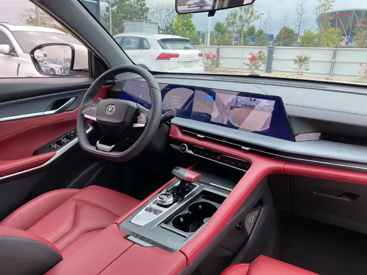 2022 ChangAn CS75 Plus 1.5T 188HP L4 8AT,autocango,china used car exporter,china ev exporter,chinese used car exporter,chinese used ev exporter