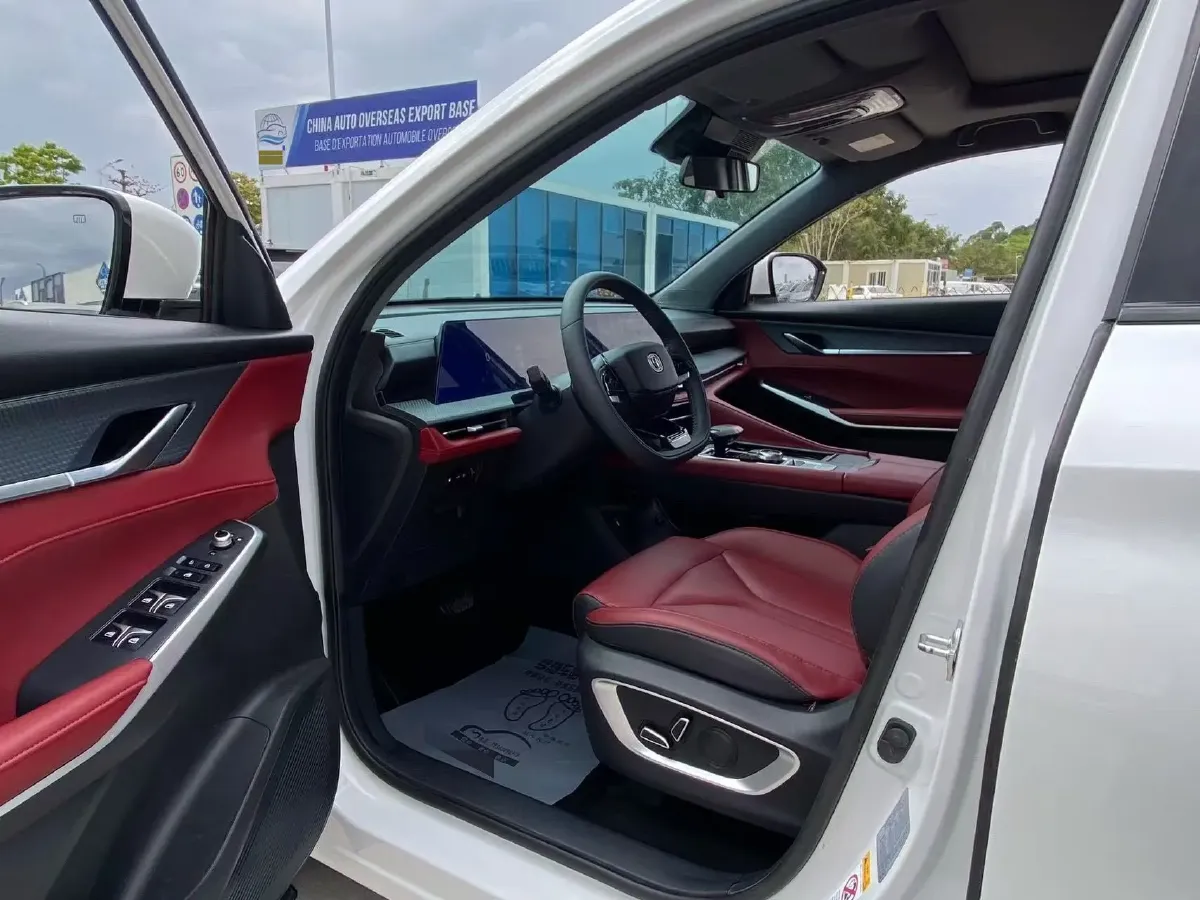 2022 ChangAn CS75 Plus 1.5T 188HP L4 8AT,autocango,china used car exporter,china ev exporter,chinese used car exporter,chinese used ev exporter