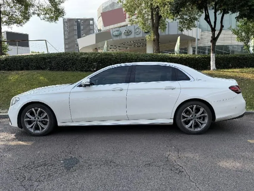 2021 Mercedes-Benz E Class 2.0T 258HP L4 9AT,autocango,china used car exporter,china ev exporter,chinese used car exporter,chinese used ev exporter