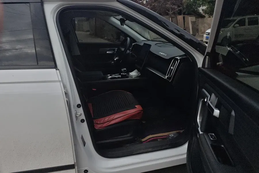 2023 Chery Exploration 06 1.6T 197HP L4 7DCT,autocango,china used car exporter,china ev exporter,chinese used car exporter,chinese used ev exporter