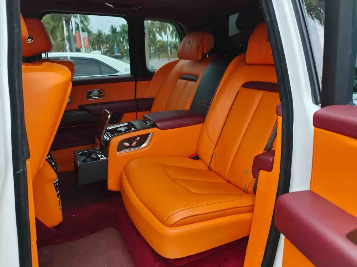 2018 Rolls-Royce Cullinan 6.7T 571HP V12 8AT,autocango,china used car exporter,china ev exporter,chinese used car exporter,chinese used ev exporter