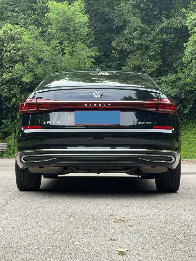 2025 Volkswagen Passat 2.0T 220HP L4 7DCT,autocango,china used car exporter,china ev exporter,chinese used car exporter,chinese used ev exporter