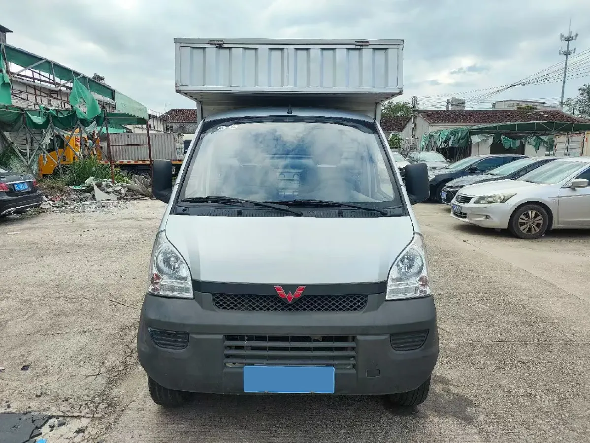 2021 WuLing RongGuang Mini Truck 1.5L 99HP L4 5MT,autocango,china used car exporter,china ev exporter,chinese used car exporter,chinese used ev exporter