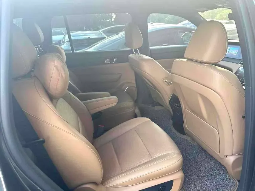 2021 Li ONE Range Extended 131HP REEV 40.5KWH,autocango,china used car exporter,china ev exporter,chinese used car exporter,chinese used ev exporter