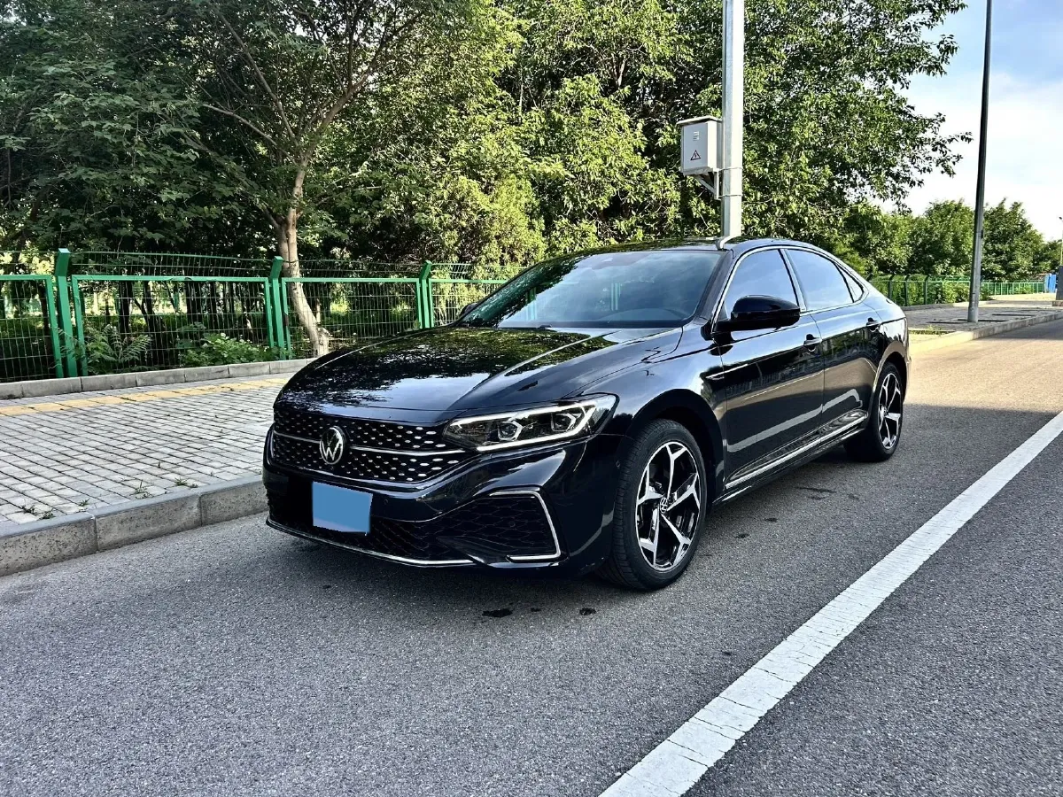 2023 Volkswagen Passat 2.0T 186HP L4 7DCT,autocango,china used car exporter,china ev exporter,chinese used car exporter,chinese used ev exporter