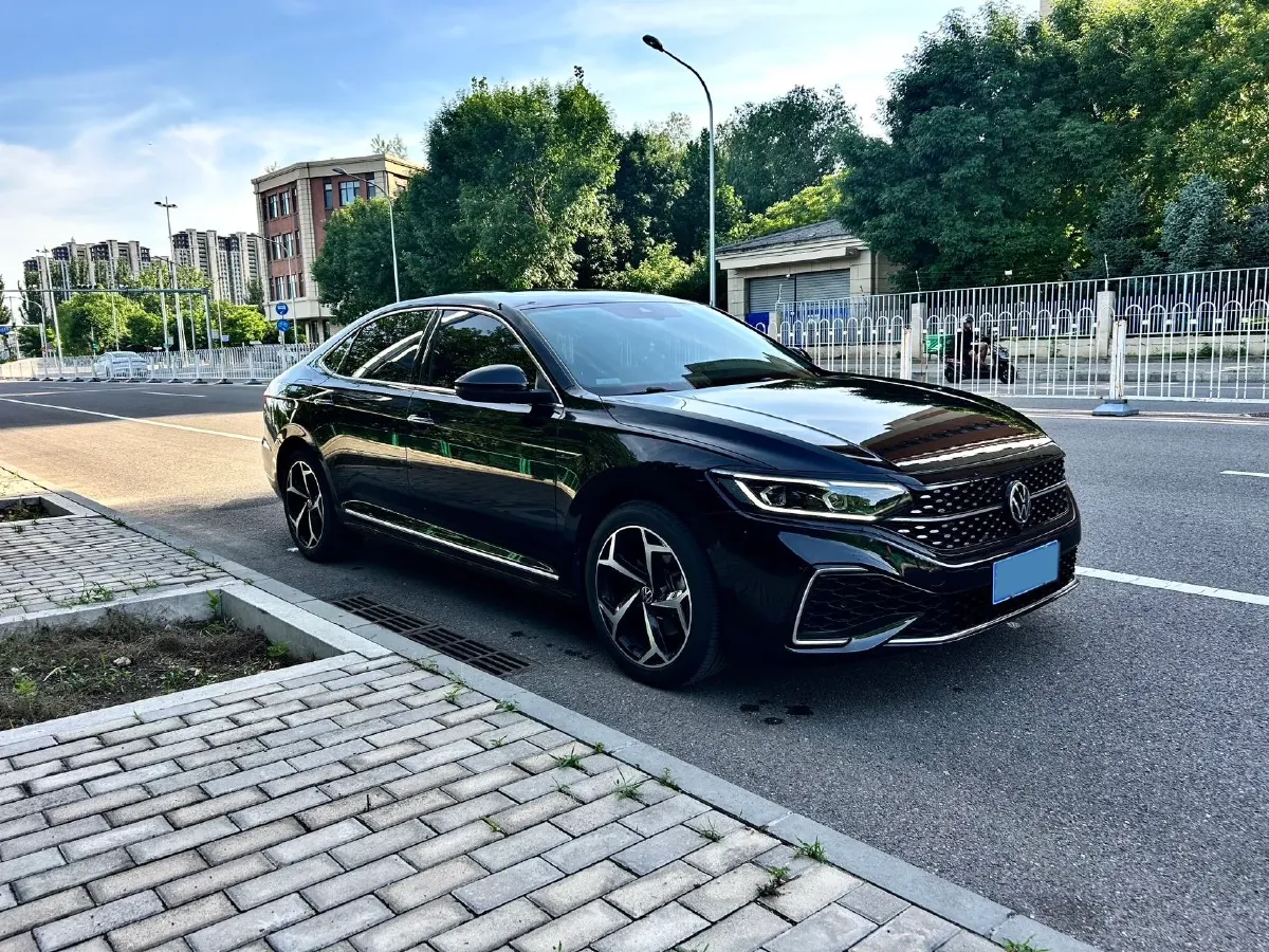 2023 Volkswagen Passat 2.0T 186HP L4 7DCT,autocango,china used car exporter,china ev exporter,chinese used car exporter,chinese used ev exporter