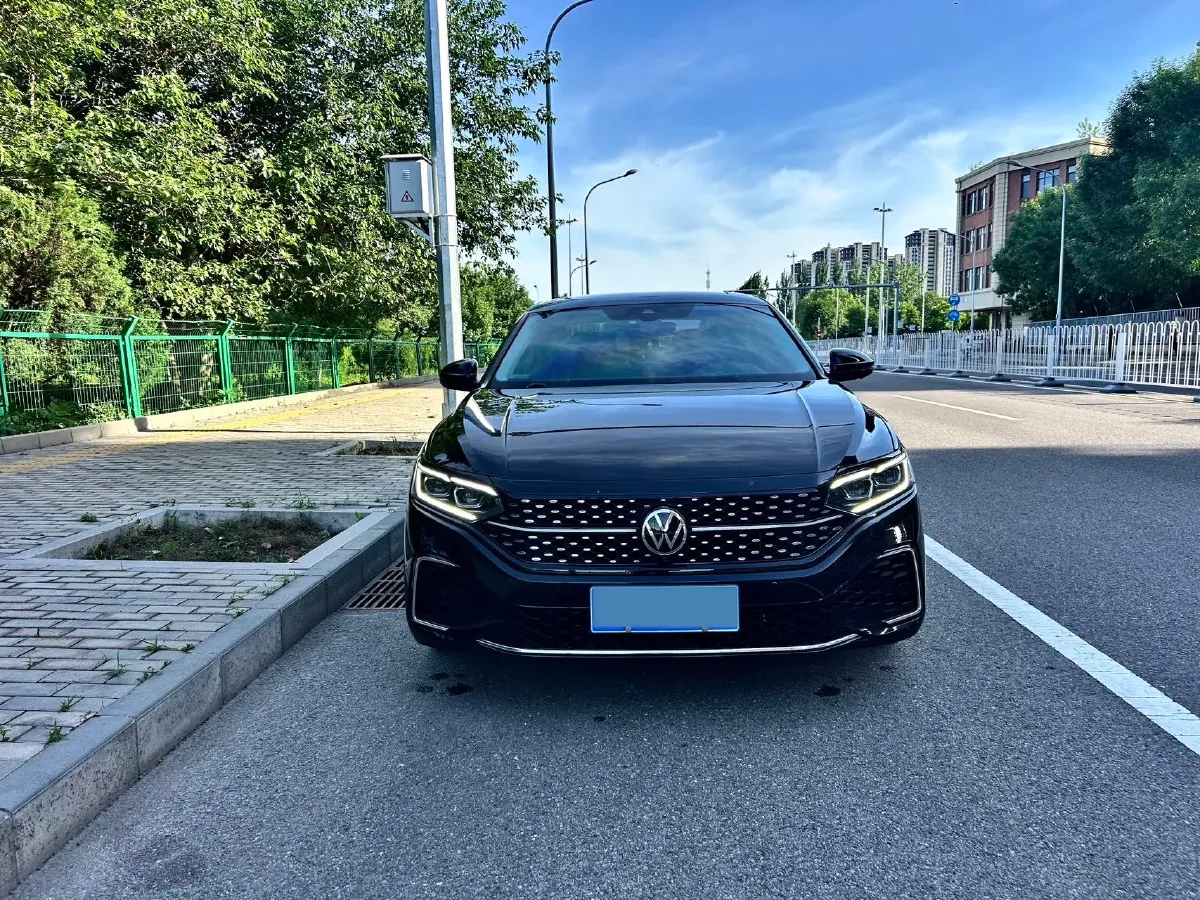 2023 Volkswagen Passat 2.0T 186HP L4 7DCT,autocango,china used car exporter,china ev exporter,chinese used car exporter,chinese used ev exporter