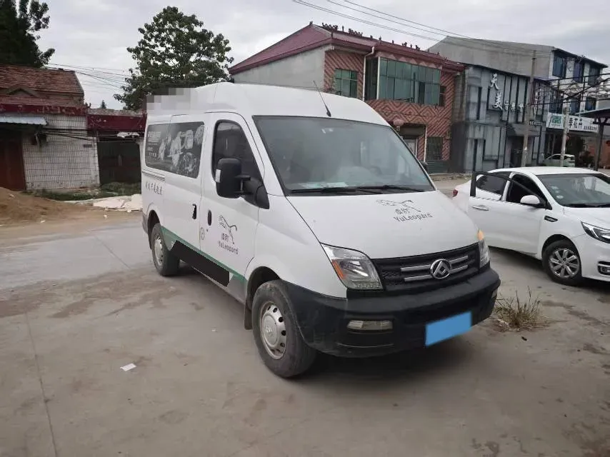 2020 MAXUS XinTu V80 2.5T 136HP L4 6MT,autocango,china used car exporter,china ev exporter,chinese used car exporter,chinese used ev exporter