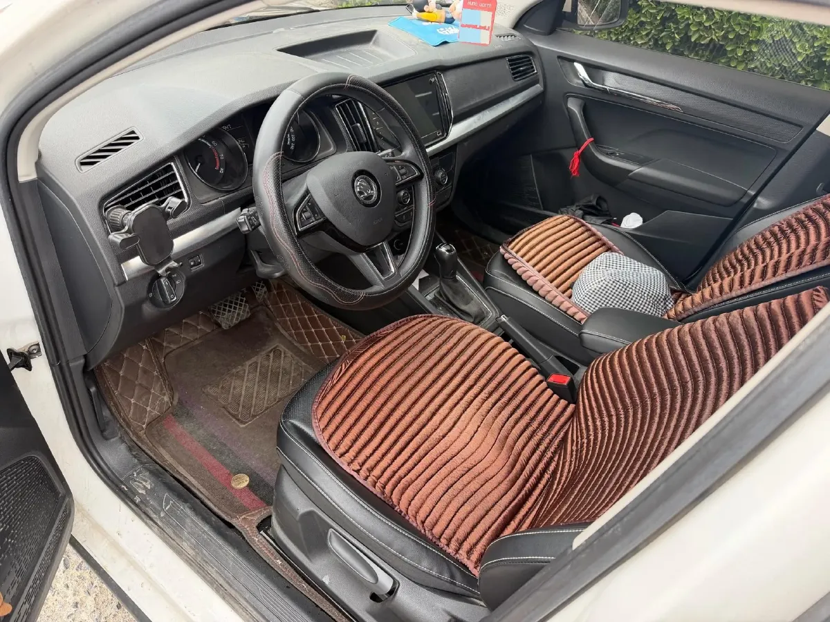 2022 Skoda Kamiq 1.5L 112HP L4 6AT,autocango,china used car exporter,china ev exporter,chinese used car exporter,chinese used ev exporter