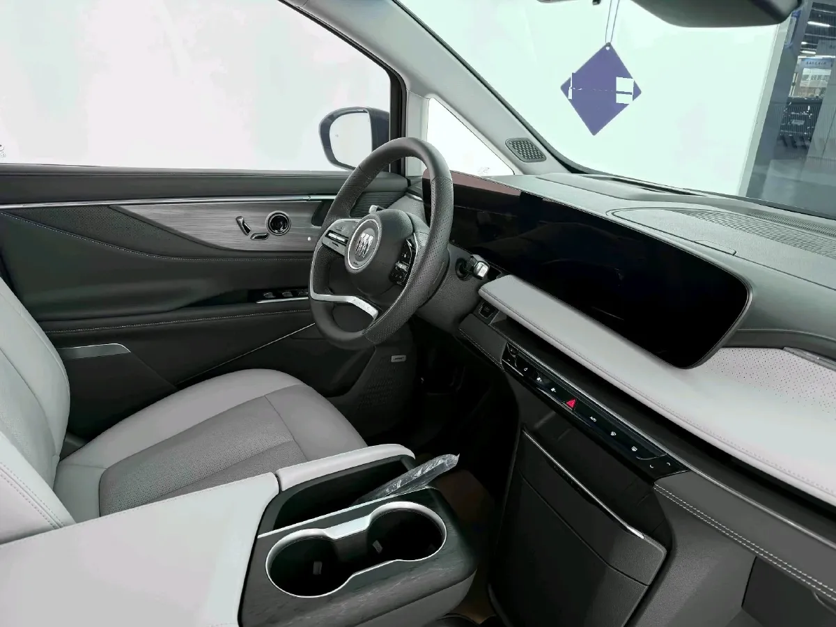 2025 Buick GL8 2.0T 237HP L4 9AT,autocango,china used car exporter,china ev exporter,chinese used car exporter,chinese used ev exporter
