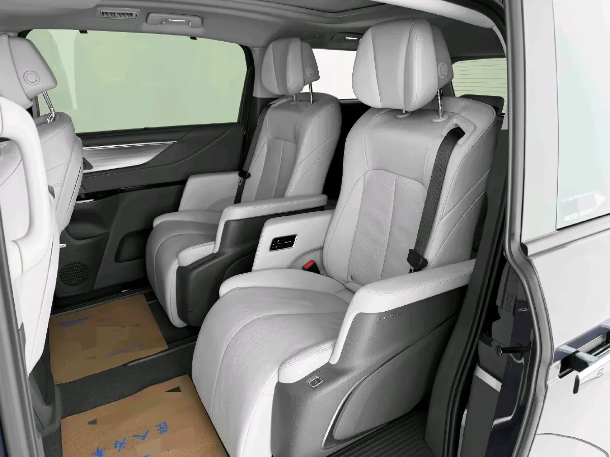 2025 Buick GL8 2.0T 237HP L4 9AT,autocango,china used car exporter,china ev exporter,chinese used car exporter,chinese used ev exporter