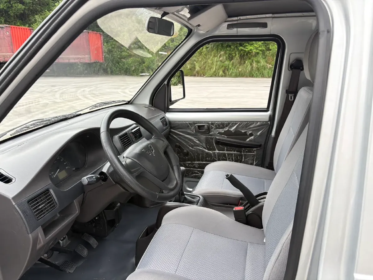 2019 WuLing RongGuang New Truck 1.5L 107HP L4 5MT,autocango,china used car exporter,china ev exporter,chinese used car exporter,chinese used ev exporter